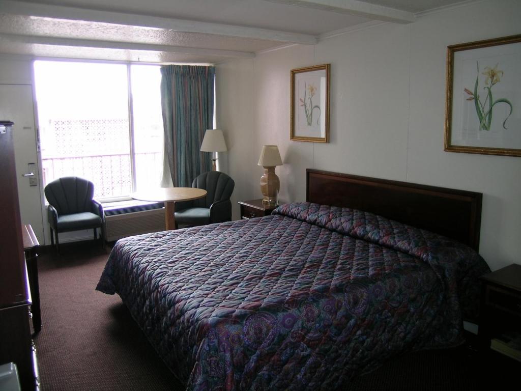 Sunshine Inn & Suites Virginia Beach Room photo